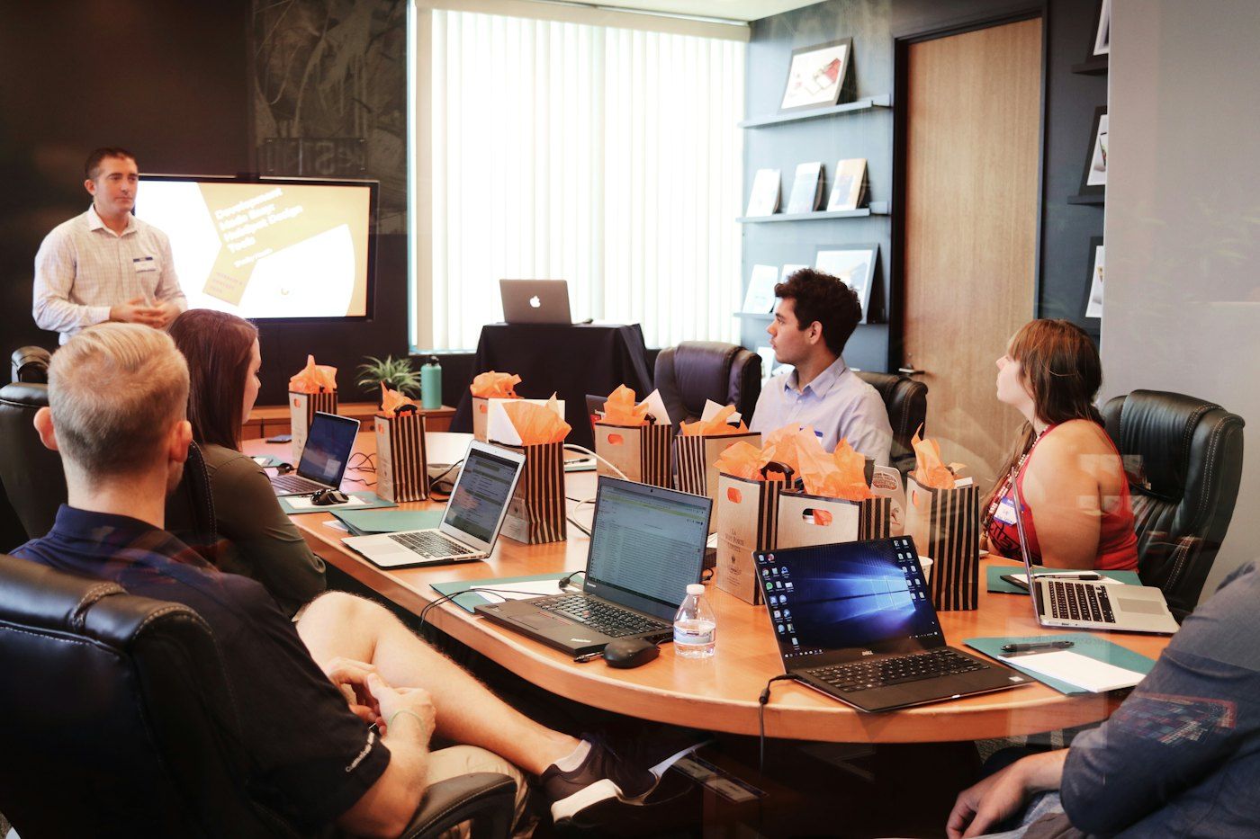 ChatGPT ya crea presentaciones que puedes editar en equipo